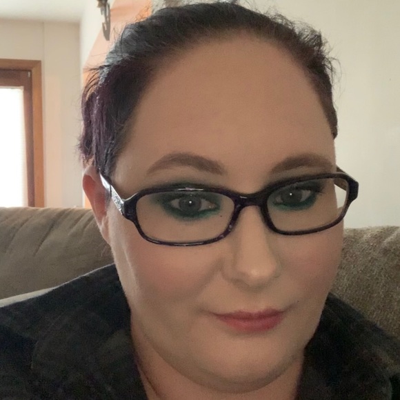 Meet your Posher, Traci - Picture 1 of 1